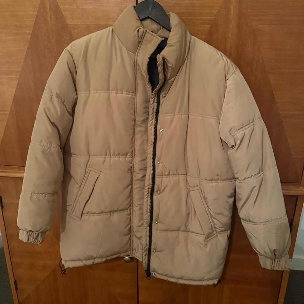 Oversized tan puffer